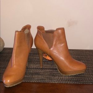 Perfect heel to dress up or down!